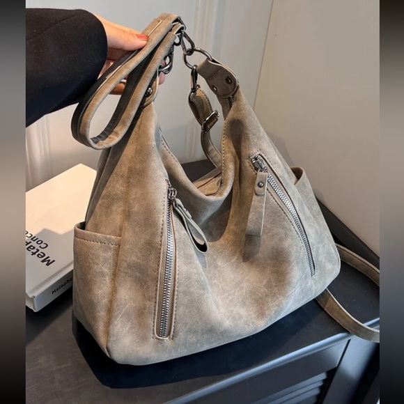 Luxe Grey Zipper Medium Tote Shoulder Bag - Picture 5 of 10